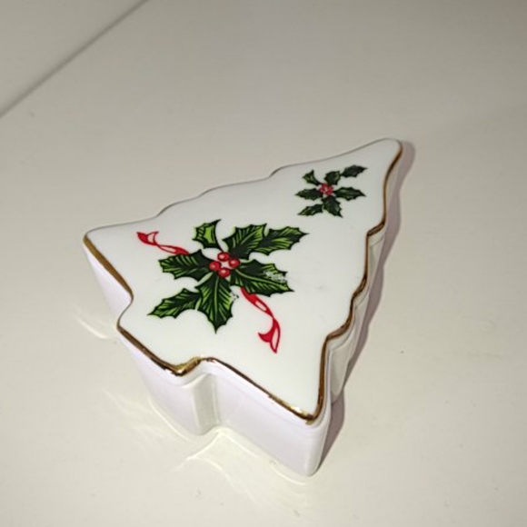 Lefton Other - Vintage Lefton China Christmas Tree Trinket Box w/Mistletoe Detail #03054